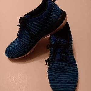 Nike Kids Blue Knit Sneakers
